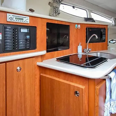 Bådhotel 1 Bedroom Cozy Ship In 4*