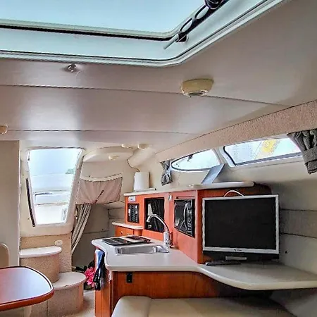 Cozy Ship In Hotel en barco Szczecin